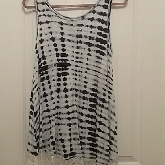 $7. FIRM PRICE All at once Tunic - Picture 3 of 3